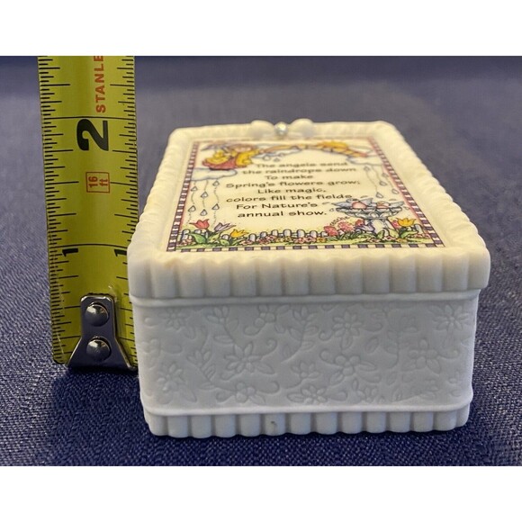 Vintage 1999 Shelly S. Rasche Ceramic Trinket  porcelain box.  Month Of April - Picture 6 of 8